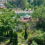 Deni *