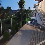 Deni *