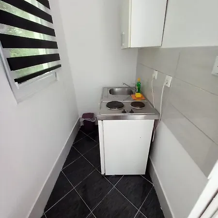 Deni Apartment *