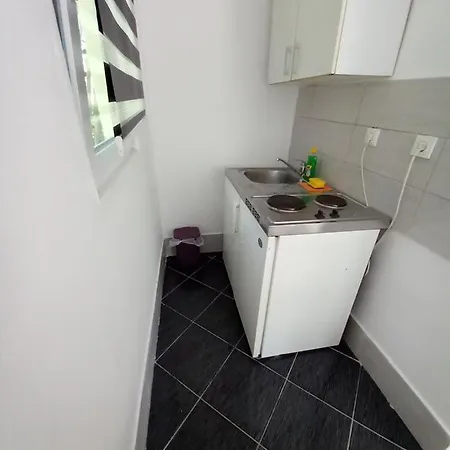 Deni Apartment