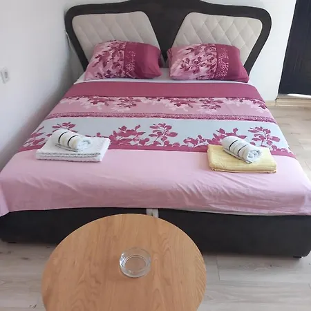 Apartman Deni *